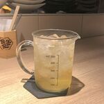 肉バル B&Bee - ビーカーのグラスがお洒落