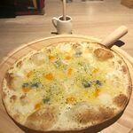 肉バル B&Bee - 1st Anniversary クアトロフォルマッジ