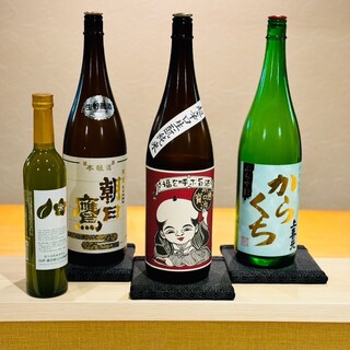日本酒は15種類以上をご用意。大将おすすめの銘酒も愉しめる