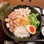 神楽 海老で鯛を釣る麺堂 - 