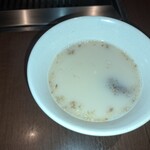 焼肉うしごろ - 濃厚コラーゲンのコムタンスープです。