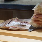 日本橋水天宮 七灯舎 - 鯛の捌き (4)