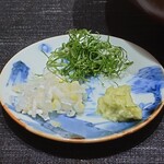 日本橋水天宮 七灯舎 - 天茶用の薬味。わさびはおろしたばかりで香り高い。