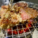 焼肉 ホルモンCHINTAN - 雪解けカルビ