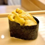 鮨おばな - 限られた鮨屋だけおろされる旨い赤雲丹！