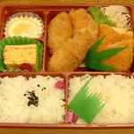 惣菜 かわむら - 広島産 牡蠣フライ弁当 (税込)1,200円 ※開封後 (2024.10.28)