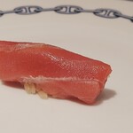 鮨 尚充 - やま幸 マグロ 背中側の中トロ