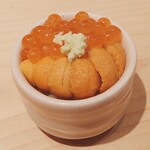 鮨 尚充 - 馬糞雲丹(根室)といくら(津軽海峡)のご飯