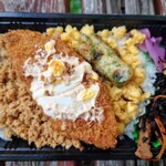 木の実や - 料理写真:令和6年10月 24時間営業
そぼろ弁当 税込400円