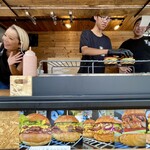 Yasuda Burger - Yasuda Burgerフードトラック2号車。