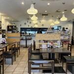 269446972 - 店内。開店後すぐでお客は余りいない。