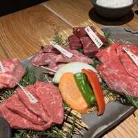 炭火焼肉 牛仁 一番町本店 - 