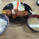 ラーメン とんかつ 忠 - とんかつ定食　1050円