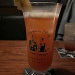 バー・バーンズ - Singapore Sling 。グラスがLONG BARと同じで感激‼︎