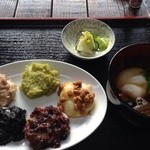 峠の茶屋・最上屋 - 餅セット<ミックス餅＋雑煮>