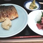 季節料理 魚竹 - 鯖の塩焼き＋まぐろの中落ちセット（＠１３００）