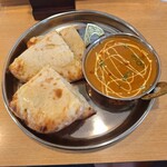 タラ - チーズナンランチセット（チキンカレー、チーズナン）