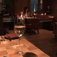 ザ タヴァン グリル＆ラウンジ - 