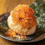 イザカヤ マルコのガレージ - しゃけイクラおにぎり