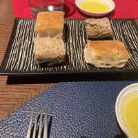 Gallery11(ホテルインディゴ東京渋谷) - フォッカチャ等。おかわりできます