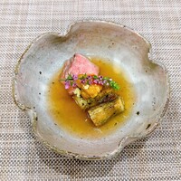 日本料理 こうしゅう庵 - 名ごり 焼茄子 牛低温 筋子 ウニ 出しジュレがけ 花穂 生姜
