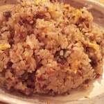 ヤムチャパパ - 五目炒飯。
      これもいろいろ香辛料を使ってるのかな？
      風味がとってもいいです。