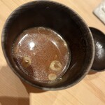 鮨 龍次郎 - お魚で出汁をとった赤だし