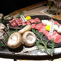 和牛懐石 但馬屋 梅田 - 肩バラ、頬肉、みの