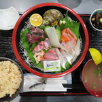 ハナともキッチン - 2024年の｢ぷりぷり刺身盛定食＋鯛飯｣1958円