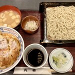 久霧 - Ａセット
      （かつ丼とせいろ蕎麦）＋大盛り…手挽き蕎麦に変更。
