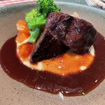 ビストロミモザ - 牛ほほ肉の赤ワイン煮込み。もうトロットロ♪