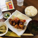 家庭料理居酒屋 よってって - ♪ヤンニョム唐揚げ定食 ¥700