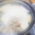 麺紡 - 提供されたばかりの鍋焼きうどん