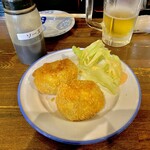 居酒屋いさり火 - 手作りいもコロッケ¥550  平たくないよ！丸くて大きい！