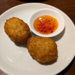 王府井 酒家 - カニ詰の揚げ物