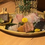 新潟肉と海鮮・50種の地酒 つるまる - 