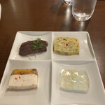 小瀬温泉ホテル - 前菜。八ヶ岳産鹿肉の燻製、玉子と野菜のテリーヌ、茸のテリーヌ、ラフランスのグラッセ