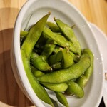 大衆居酒屋 とりいちず - お通しのニンニク枝豆