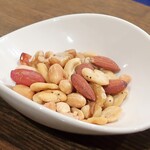 トリワイン ＰＩＫＯＳＨＨＨＵ - ミックスナッツ