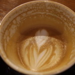 アマメリア エスプレッソ - 量が少なくなっても模様は消えず