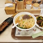 牛家兄弟 蘭州牛肉麺 - 途中・全体図。
