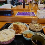 力鶴 - 焼肉定食(ステーキだれ)1300円
            (手打ち蕎麦・小鉢・漬物・ご飯付き)