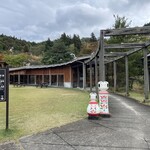 そば処 小花 - 鳴子温泉といえばこけしですね。