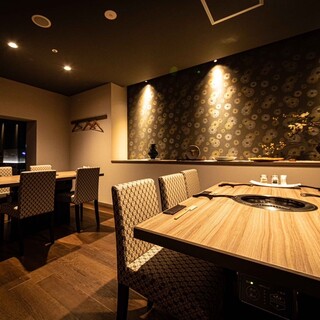 席は50席で個室も完備！貸切も可能です。