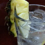 鶴亀 - チューハイ 300円(税込)(2024年9月30日撮影)