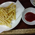 鶴亀 - ポテトフライ 300円(税込)(2024年9月6日撮影)