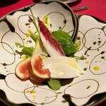 フォーシーズン - 本日のサラダ　チコリといちじく