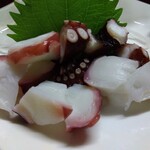 鶴亀 - たこのぶつ切り 450円(税込)(2024年8月30日撮影)