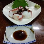 鶴亀 - たこのぶつ切り 450円(税込)(2024年8月30日撮影)