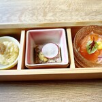 つるよし料理店 - 前菜。ポテサラ、パティ、サーモン